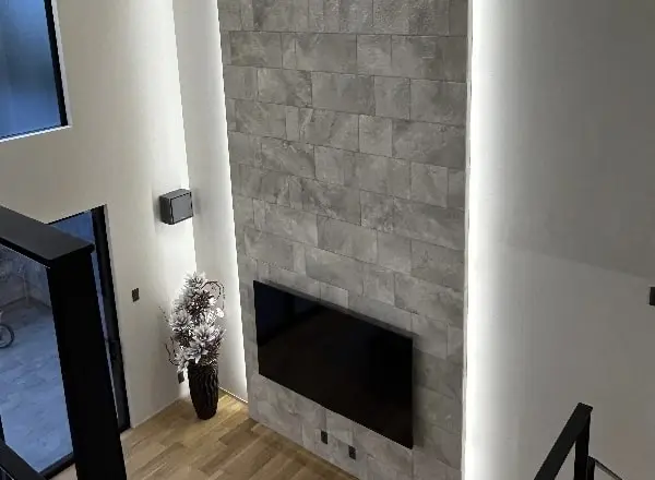 Wish Luxe|陽の光とともに目覚める “昼の顔”